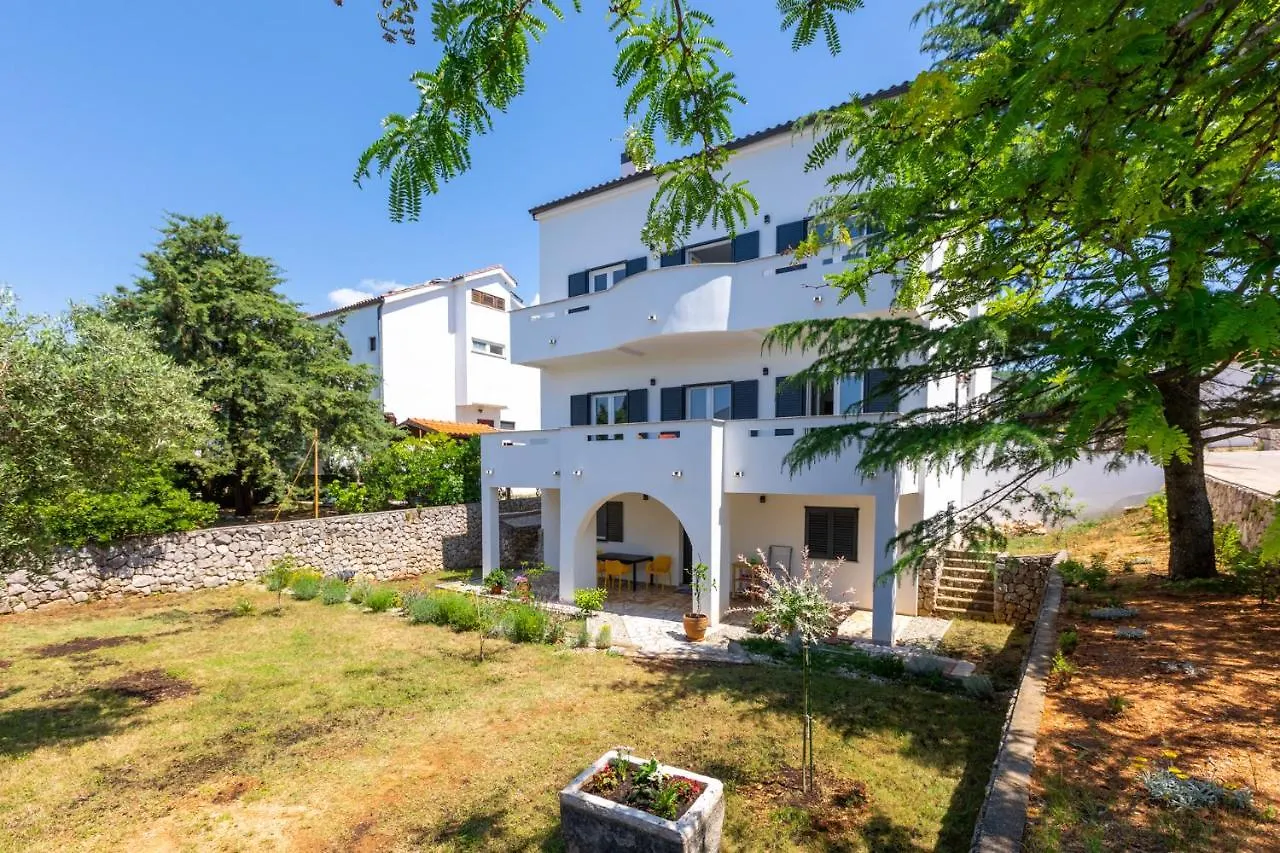 Apartments Cukar بونات