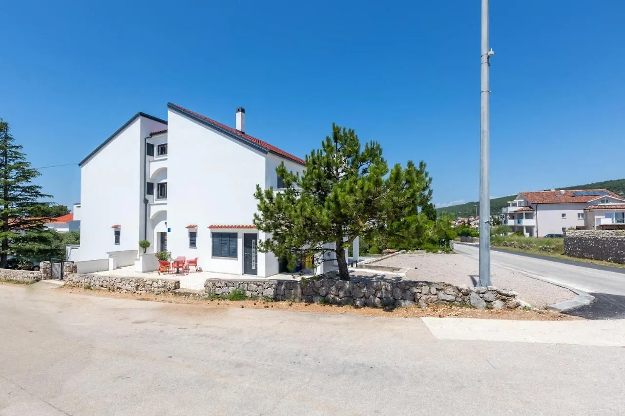 Apartments Cukar بونات