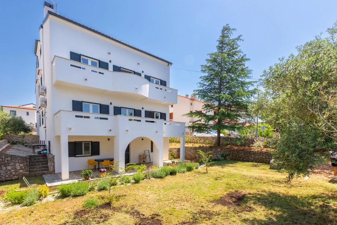 Apartments Cukar بونات